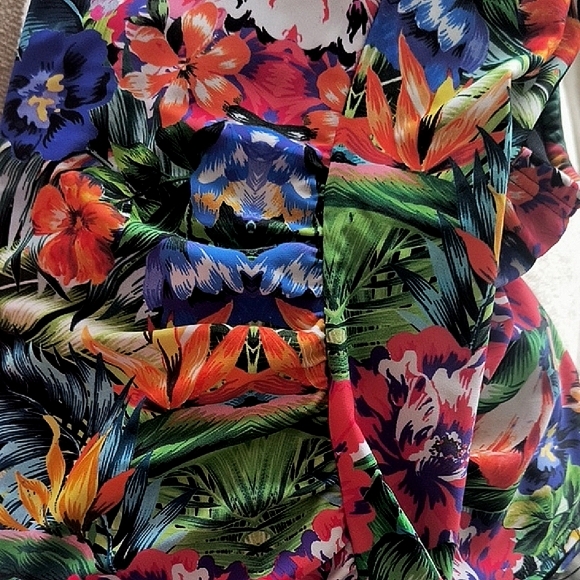 VENUS Black Swimwear - Picture 6 of 6